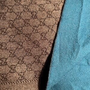 Gucci Signature Grey and Teal Wrap